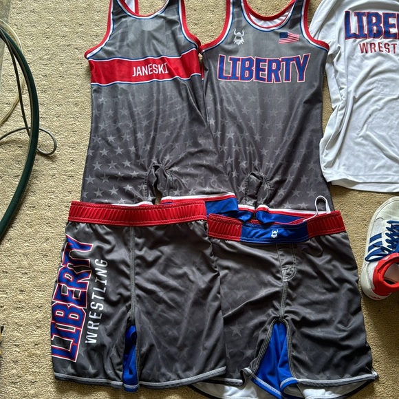 ❤️🤍💙Youth wrestling lot 💙🤍❤️ - Picture 10 of 16